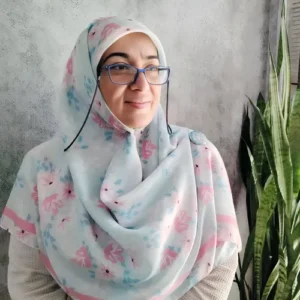 زهره ایمانیان مدرس خوشنویسی